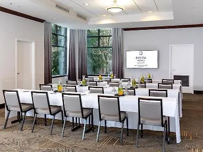 Delta Hotels By Marriott Whistler Village Suites 4*,