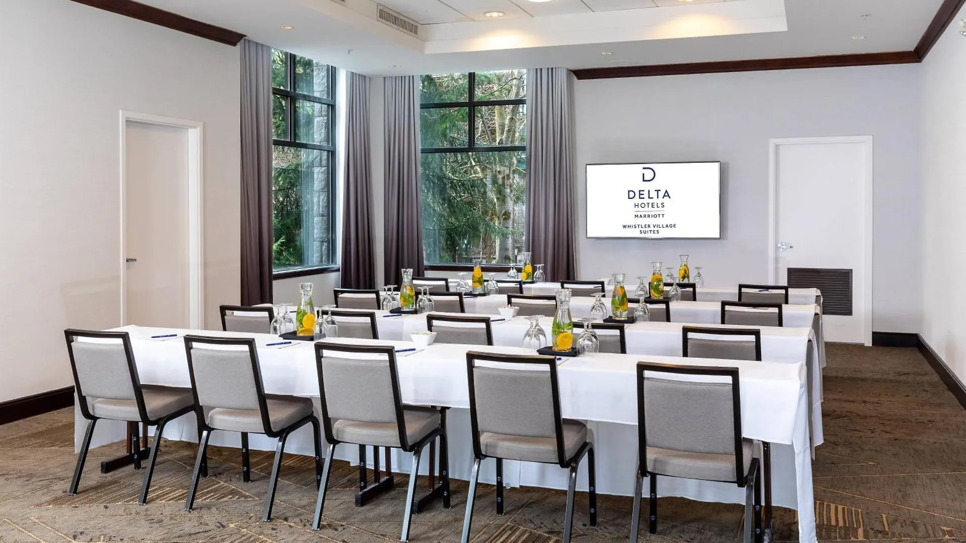 ****  Delta Hotels By Marriott Whistler Village Suites Kanada
