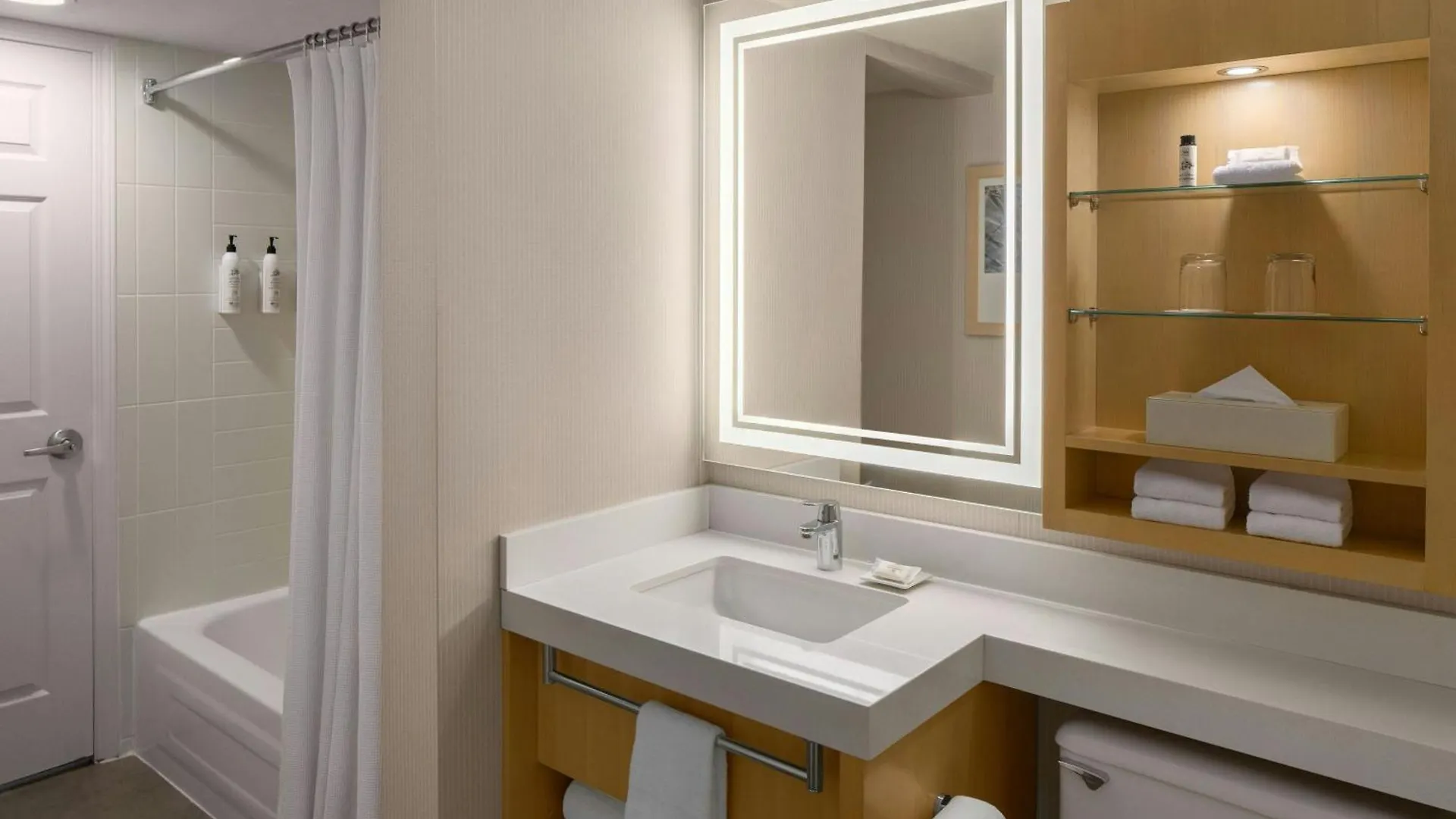 Delta Hotels By Marriott Whistler Village Suites