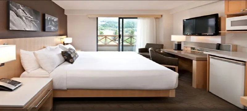 Delta Hotels By Marriott Whistler Village Suites 4*,
