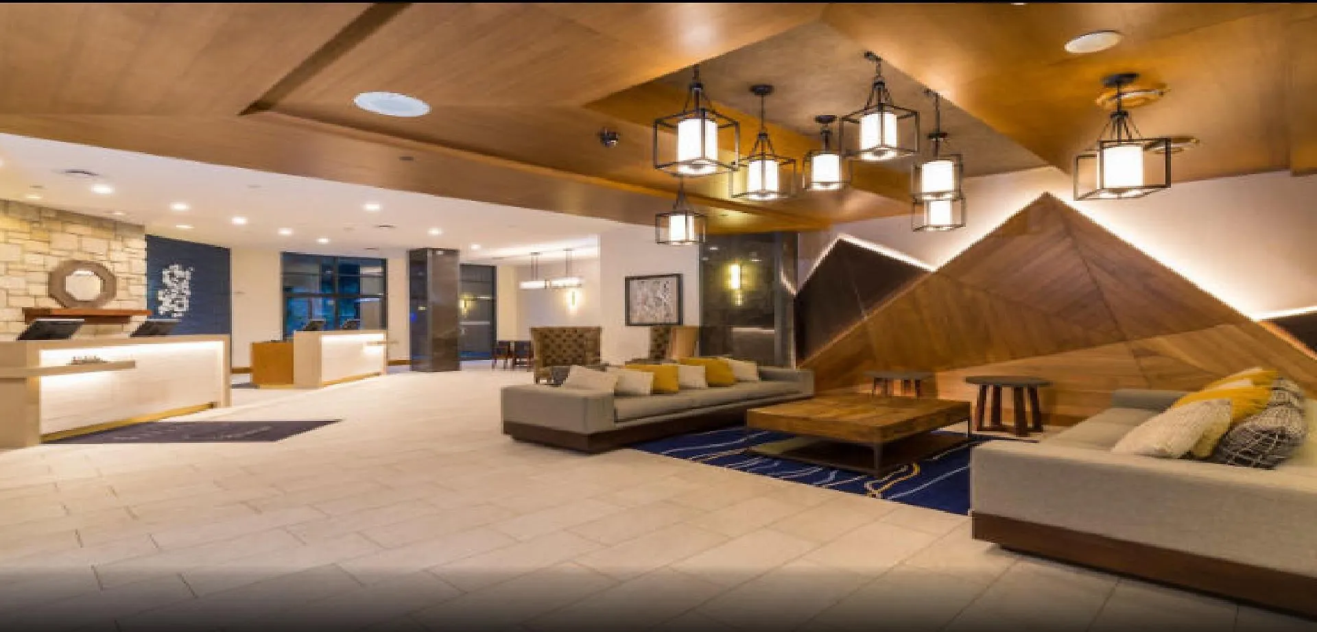 Delta Hotels By Marriott Whistler Village Suites 4*,