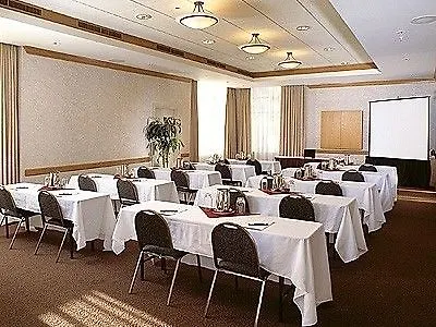 Delta Hotels By Marriott Whistler Village Suites 4*,